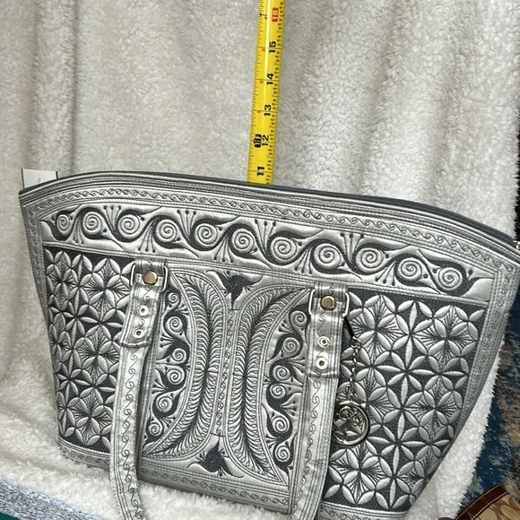 Banda Bags Kali Tote - Large Silver - Picture 13 of 16